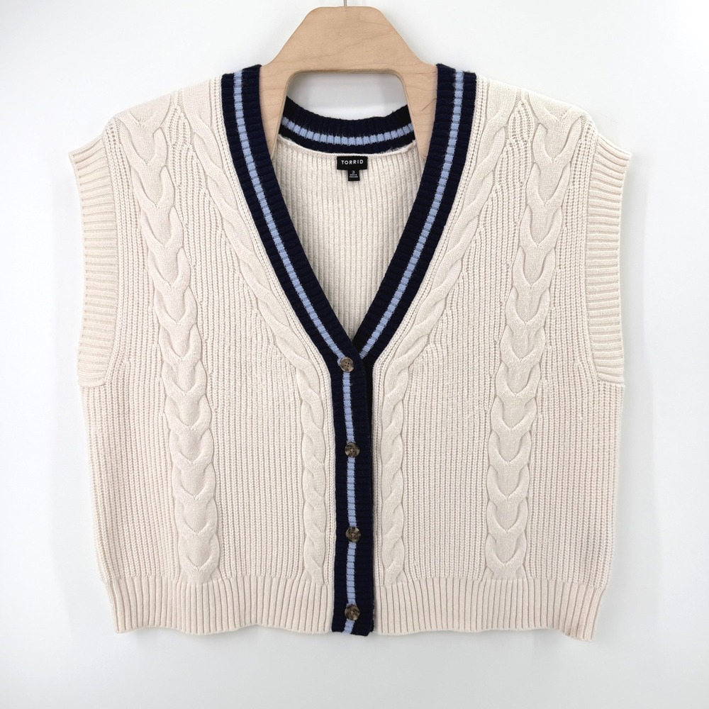 Torrid Cable Knit Sweater Vest Size 3 Viscose Blend Ivory Navy Preppy Varsity